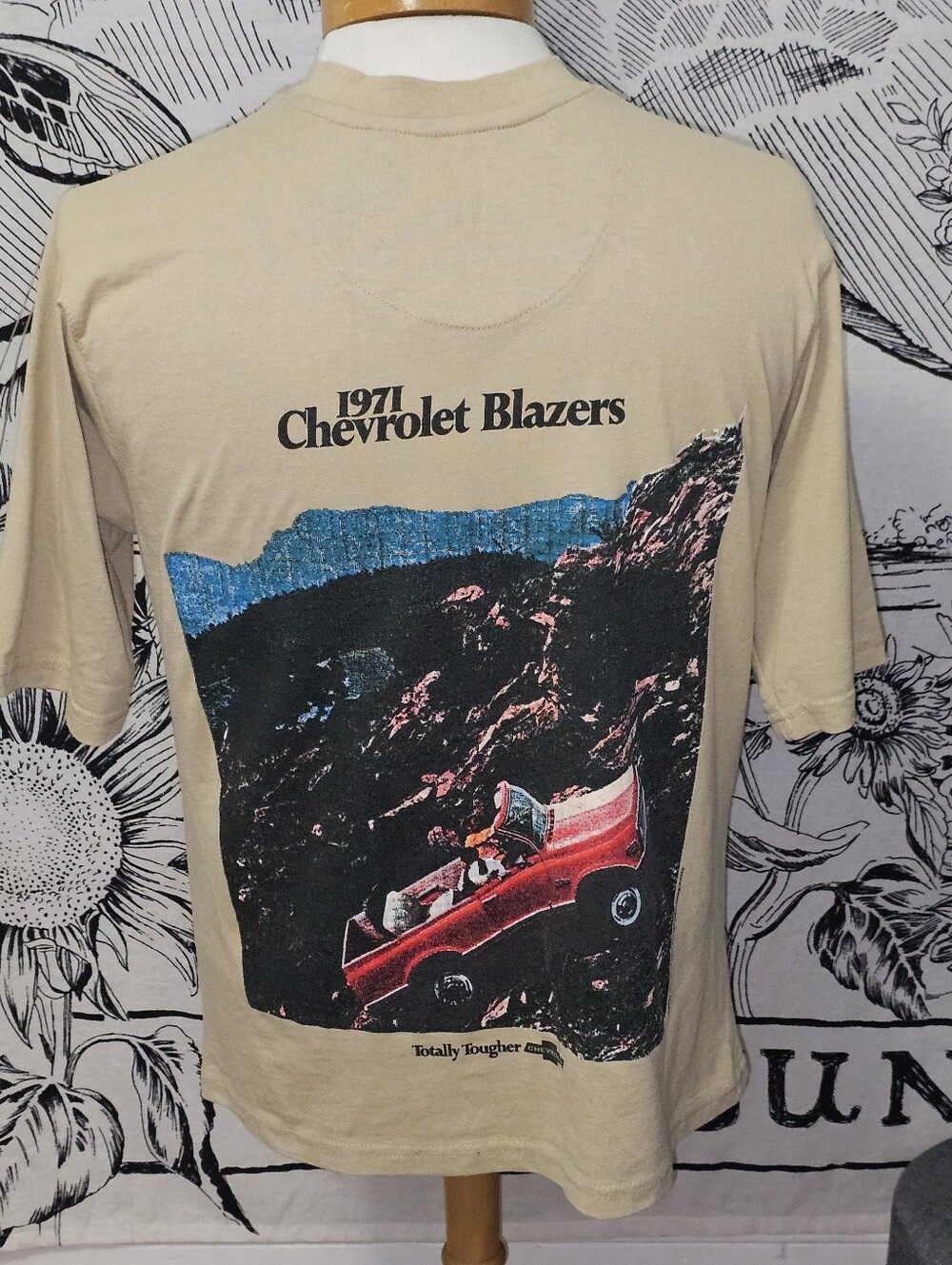 Chevrolet Roadtrip Tan Graphic Shirt Sz Medium